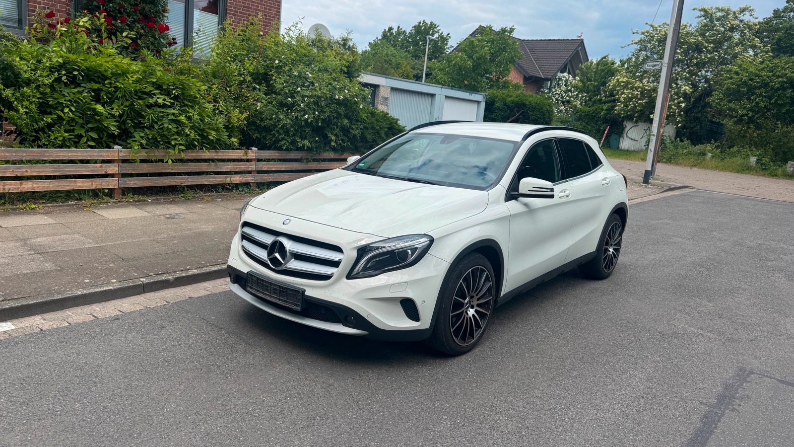 MERCEDES-BENZ CLA 220
