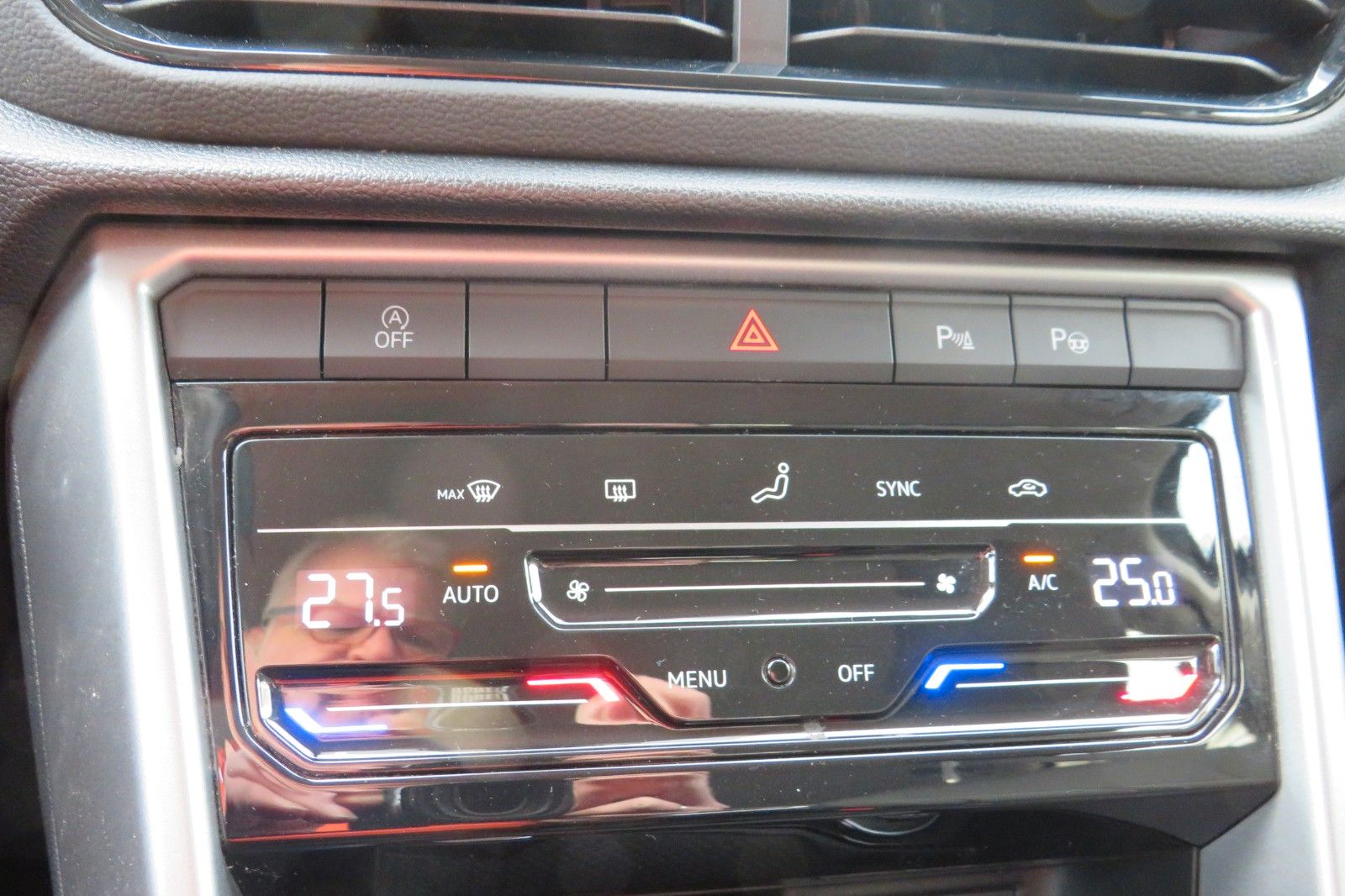 Fahrzeugabbildung Volkswagen T-Roc Life LED AHK KAMERA ACC NAVI 1.HD