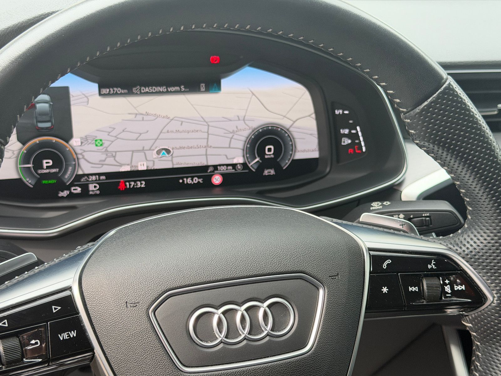 Fahrzeugabbildung Audi 55 TFSI e quattro S-Line/LEDER/Navi/LED/CarPlay/