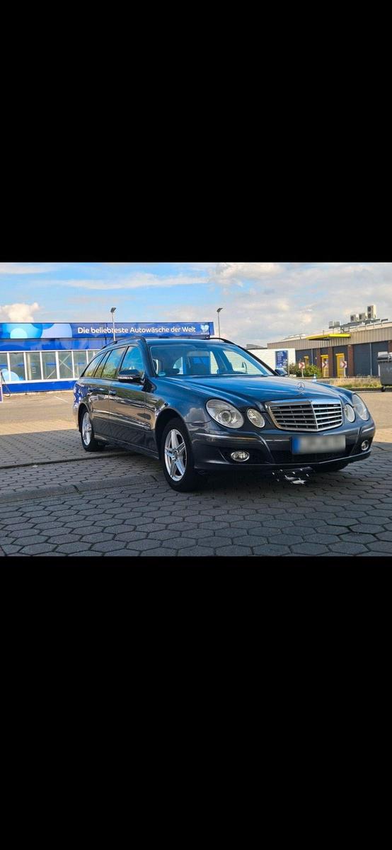 Mercedes-Benz 220 2008 — салон