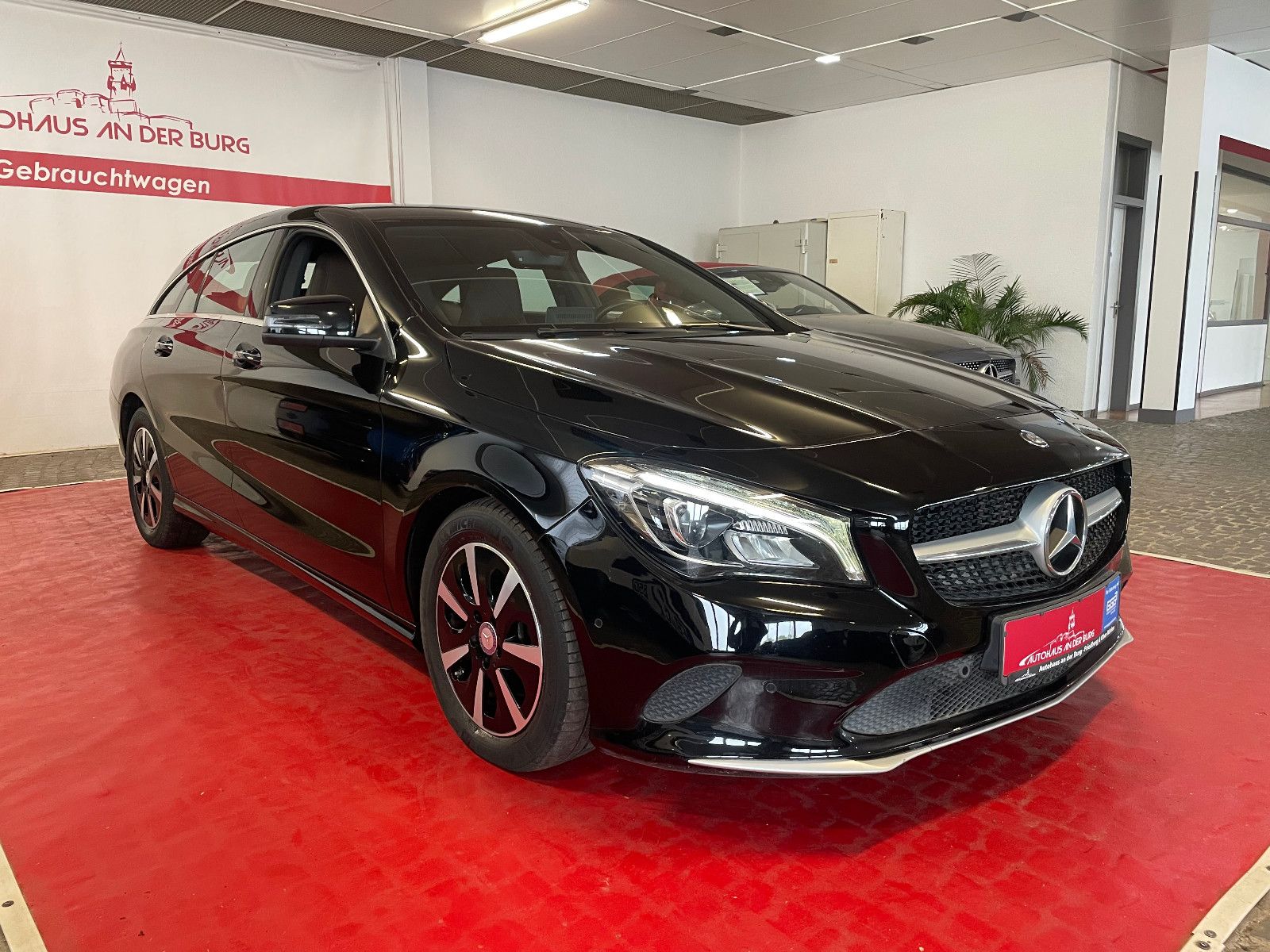 MERCEDES-BENZ CLA 180 d Shooting Brake *1. Hd.+ SH+ LED+ Navi