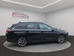 HYUNDAI i30 Advance Deluxe Navi LED ACC Klimaautom Musik