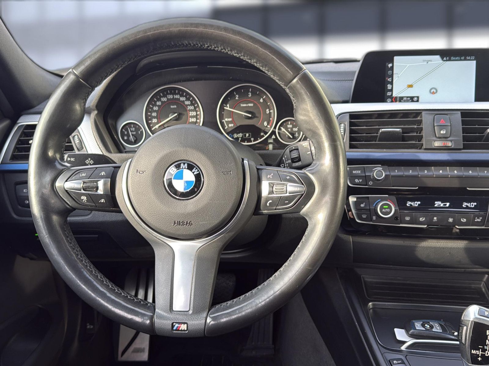 Fahrzeugabbildung BMW 320 d Touring  xDrive M Sport Shadow/ AHK