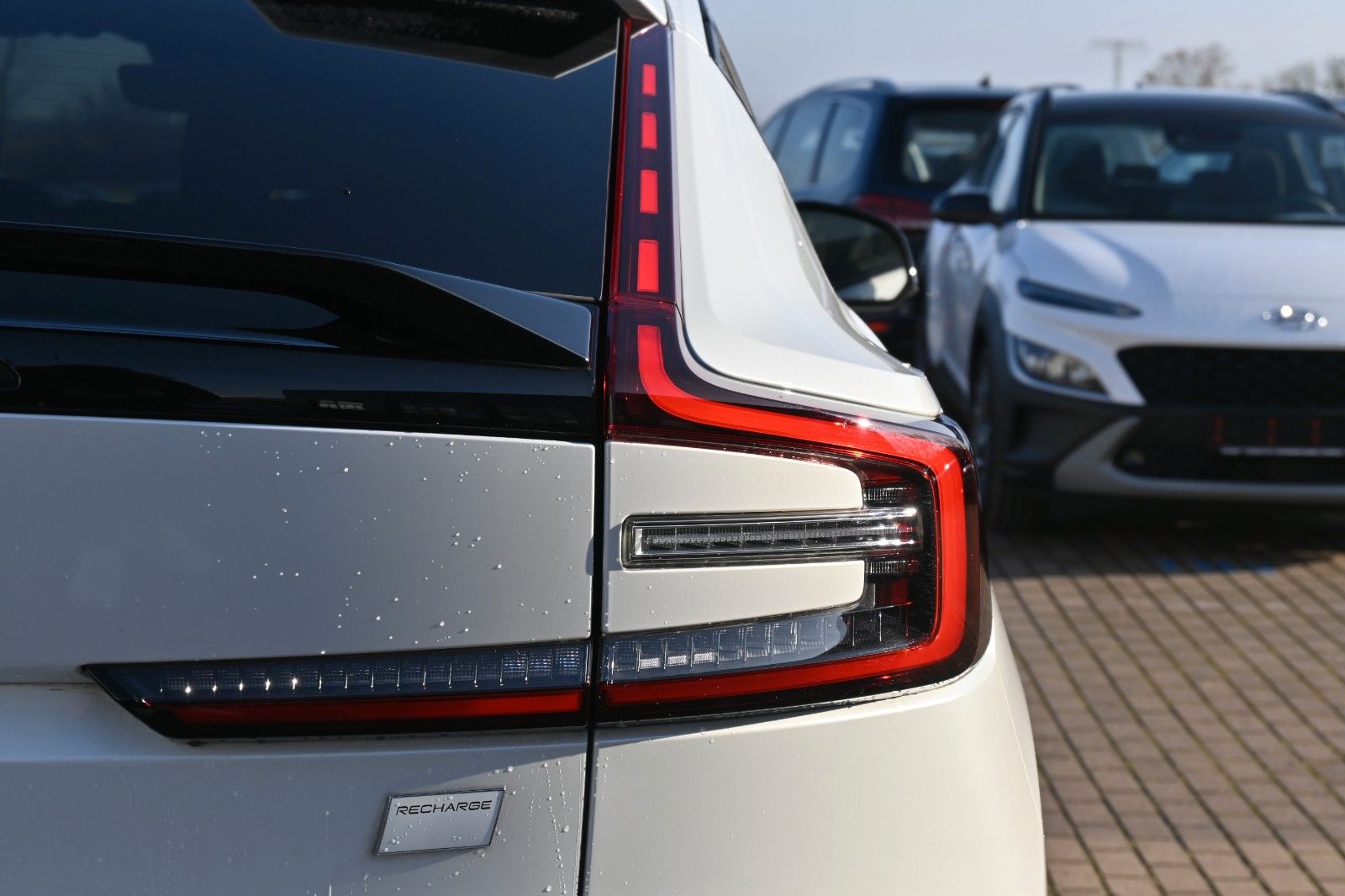 Fahrzeugabbildung Volvo C40 Recharge Pure Electric Plus *LED*STHZ*BLIS