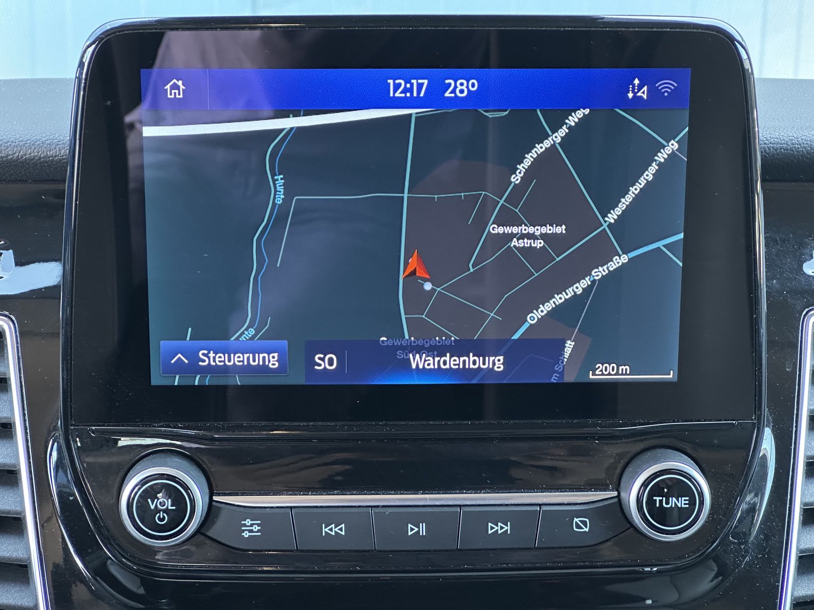 Fahrzeugabbildung Ford Tourneo Custom 320 L2H1 Titanium NAV+XEN+KAMERA