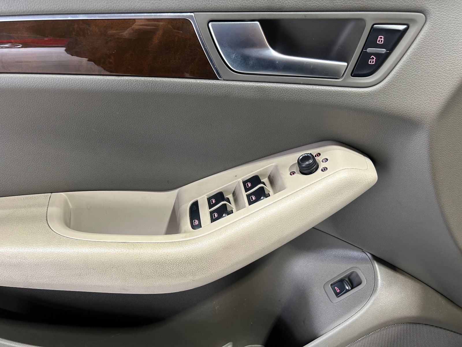 Fahrzeugabbildung Audi Q5 2.0 TDI  quattro/PANO/NAVI/AHK/SHZ/KLIMA/2.HA