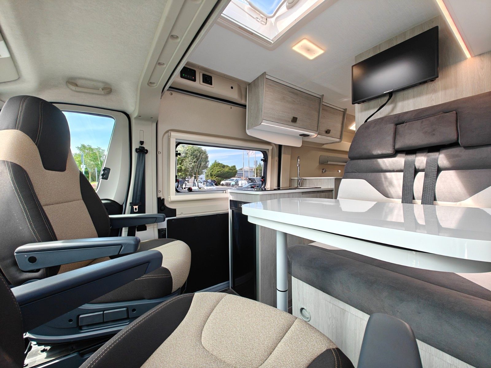 Fahrzeugabbildung Roller Team Livingstone 5 - Doppel-Etagenbett, SAT, TV -