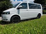 Volkswagen T5 Multivan - Volkswagen T5 Multivan mit Diesel-Antrieb: Kleinbus