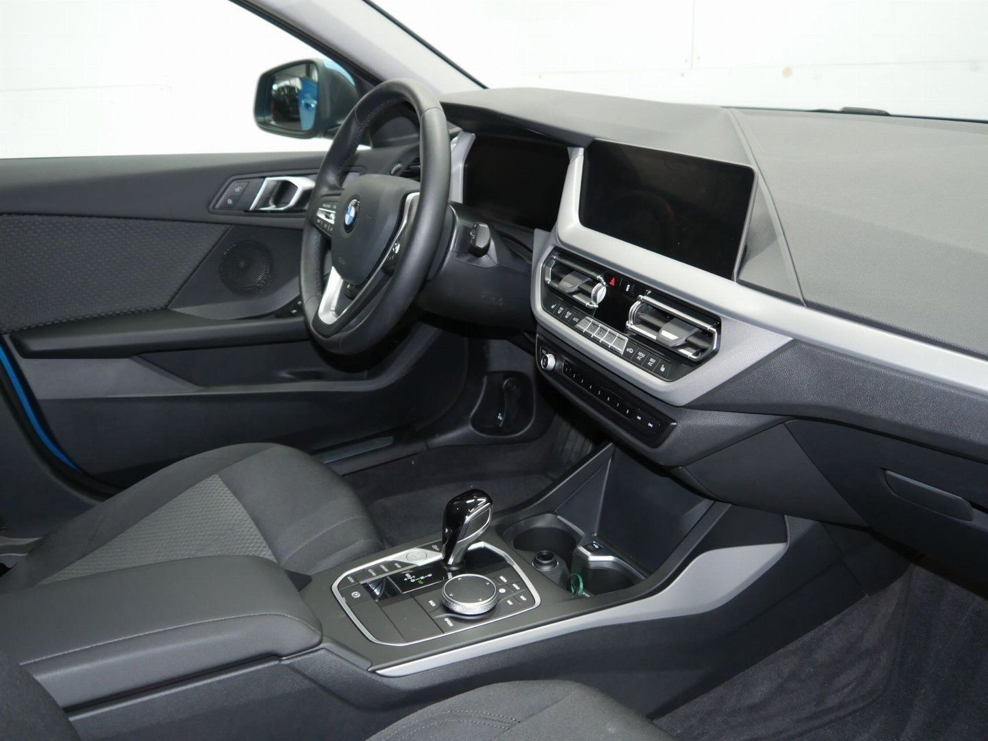 Fahrzeugabbildung BMW 116i | Außenspiegelpaket | Tempomat | Sitzheizun