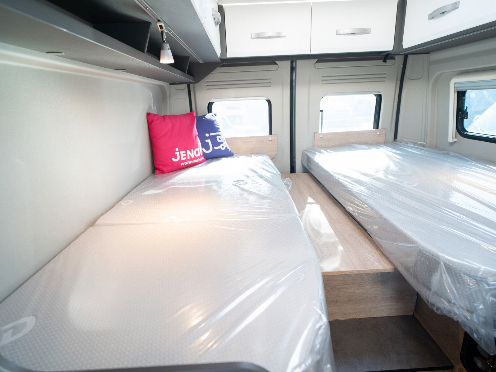 Fahrzeugabbildung Dethleffs Globetrail 640 ES Fiat Heckauszug/Rahmenfenster