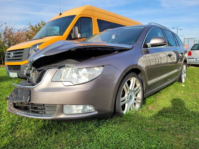 Skoda UNFALL Superb Combi 2.0 TDI DSG Elegance NAVI+SI