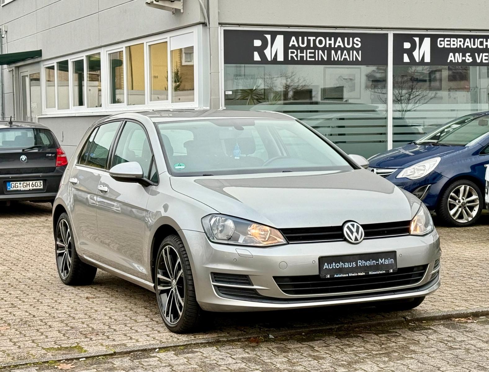 Volkswagen Golf VII Lim. Carplay*Nav*Pdc*Shz*Klimaauto*