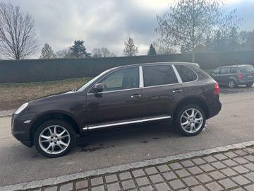 Porsche Cayenne - 8