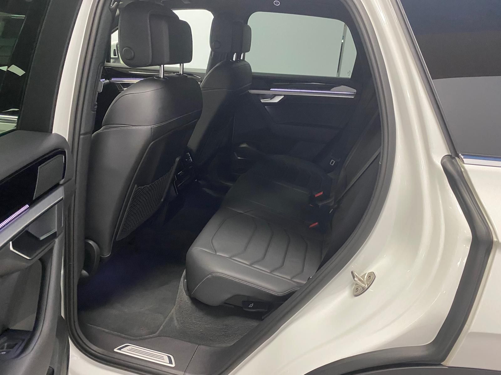Fahrzeugabbildung Volkswagen Touareg 3.0 V6 TDI 4Motion Elegance+AHK