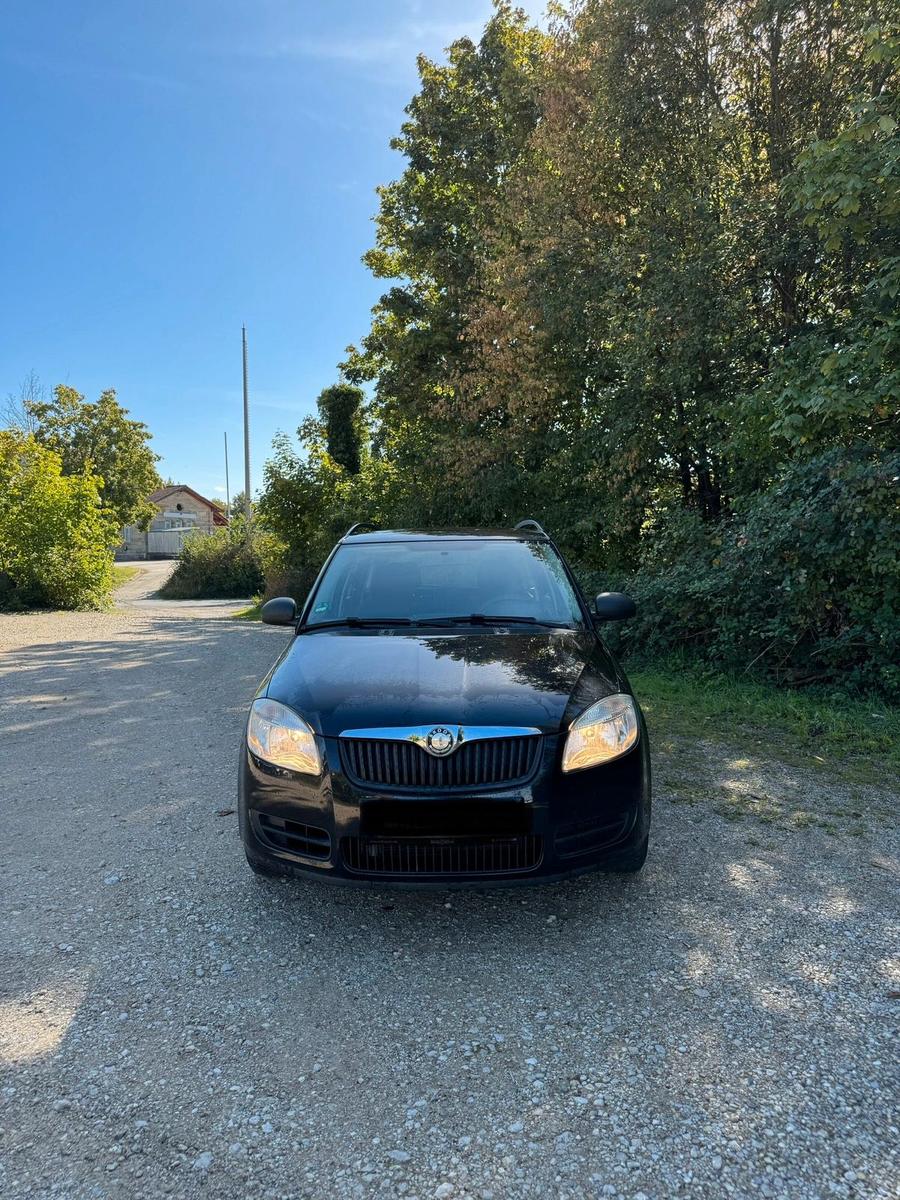 Skoda Fabia 2009 — engine 69 HP (51kW)