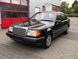 Mercedes-Benz W124 200D SSD AHK TÜV/H-Kennzeichen Neu - Mercedes-Benz 200: D W124