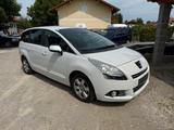 Peugeot 5008 1.6 Premium HDi - Peugeot 5008 mit Diesel-Antrieb: Kleinbus, 1.6