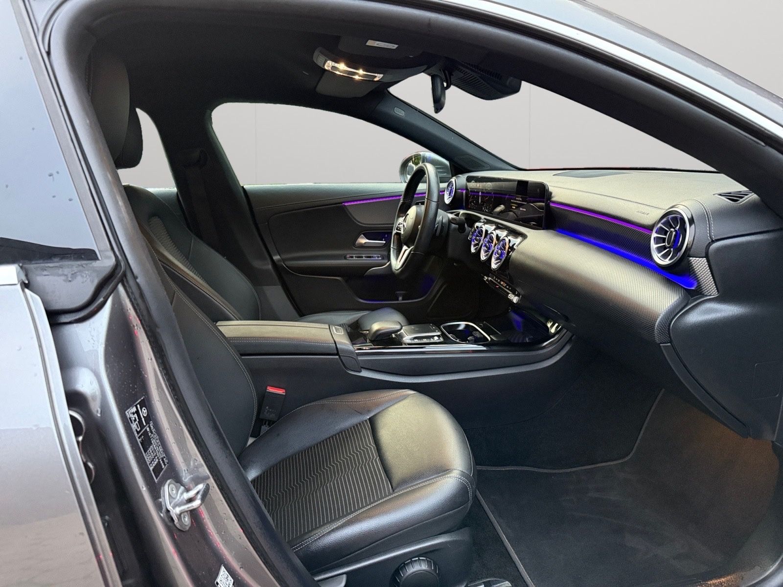Fahrzeugabbildung Mercedes-Benz CLA 180 Shooting Brake/Allwetter/LED/Garantie