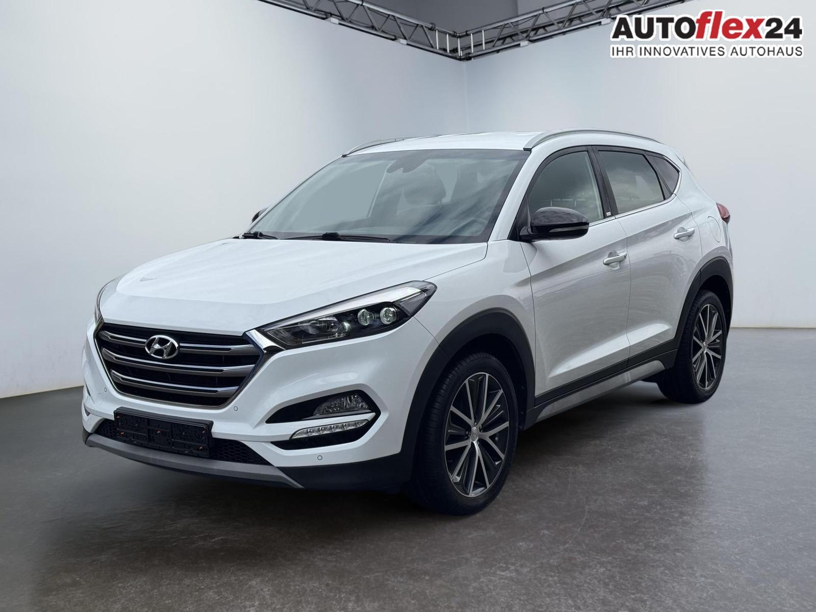 Hyundai TUCSON 1.6 Passion + AT Navi 19 Zoll 4xSHZ Ka...