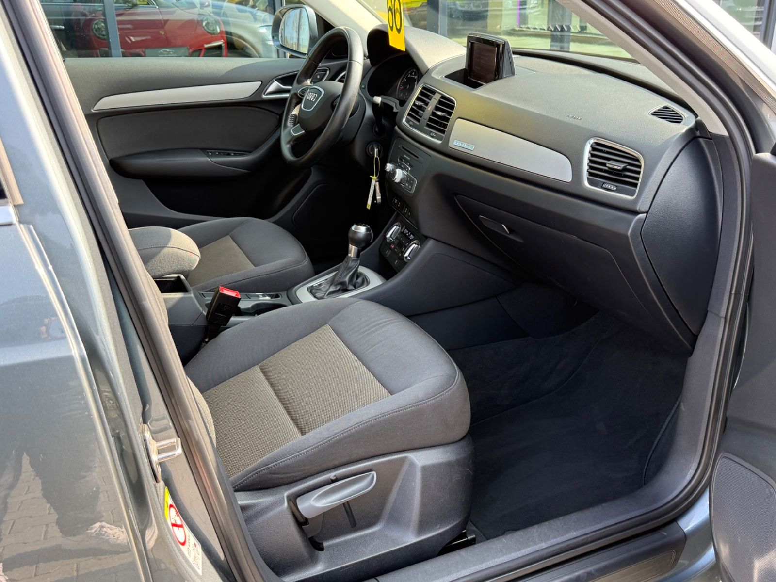 Q3 2.0 TFSI quattro S-Tronic Navi