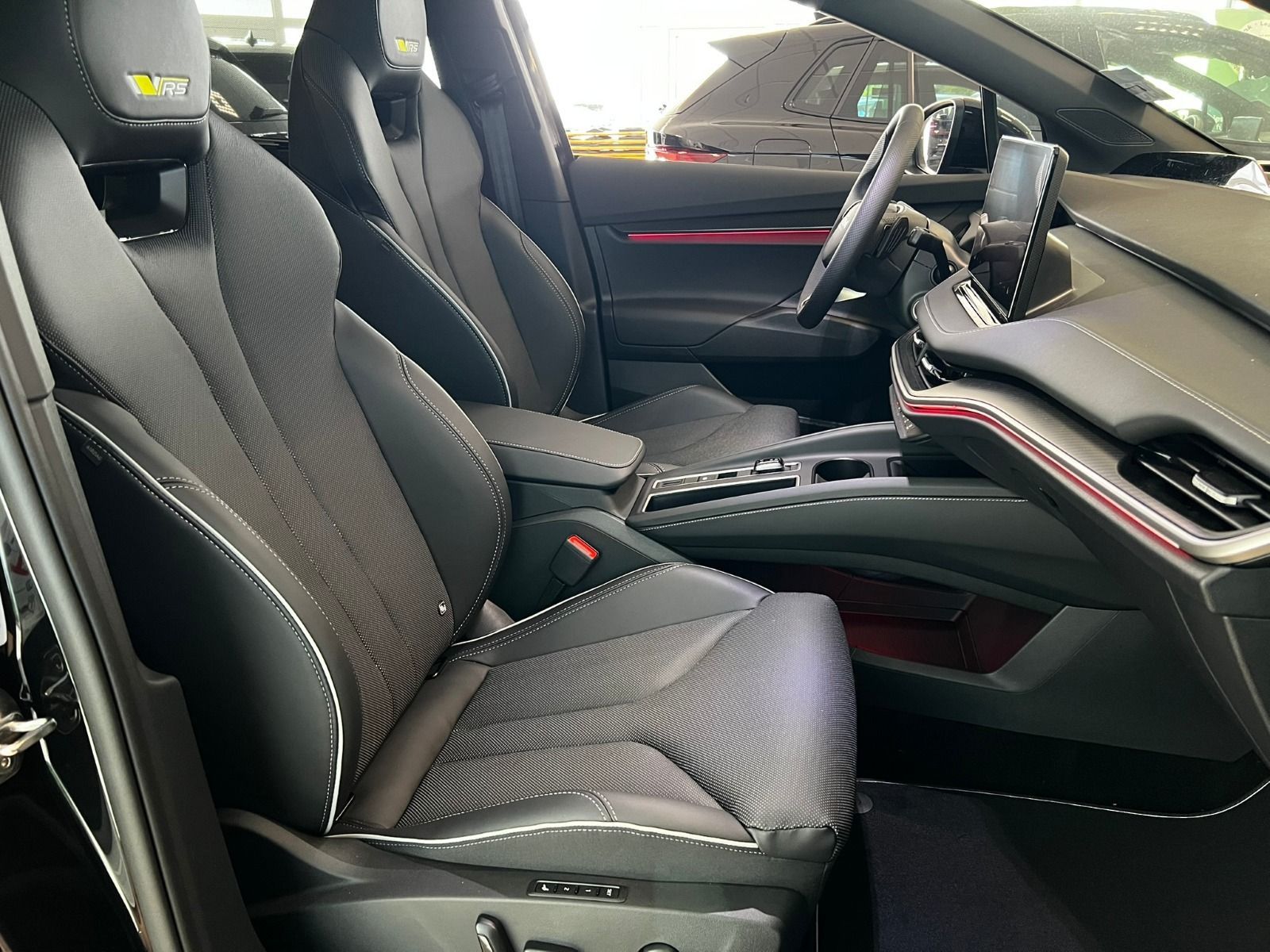 Fahrzeugabbildung SKODA Enyaq Coupé RS360°Cam*Head-Up*AHK*Canton*21Zoll
