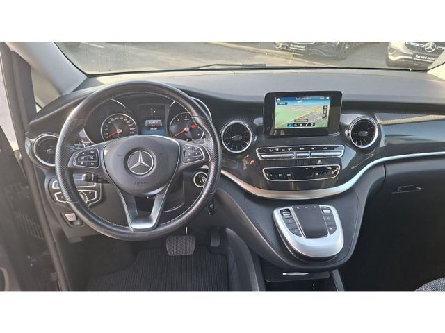 Mercedes-Benz V 220