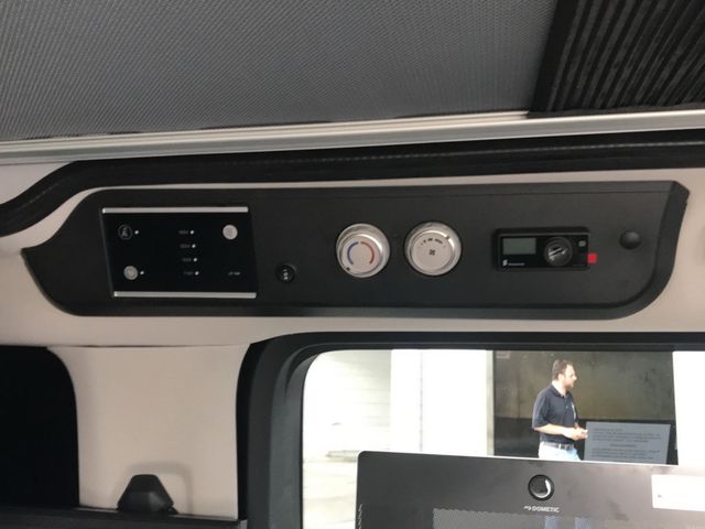 Crosscamp Toyota 2.0 Flex KLIMAAUTOMATIK XENON NAVI ALU