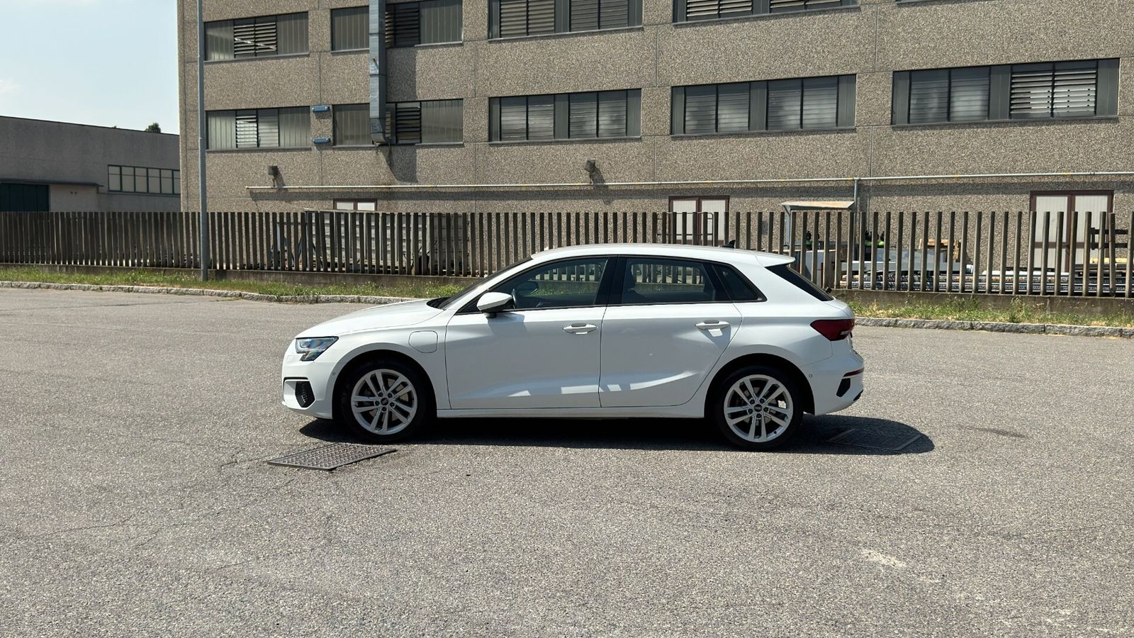 Audi A3 Sportback 40 TFSI e S-Tronic Business imagem 2
