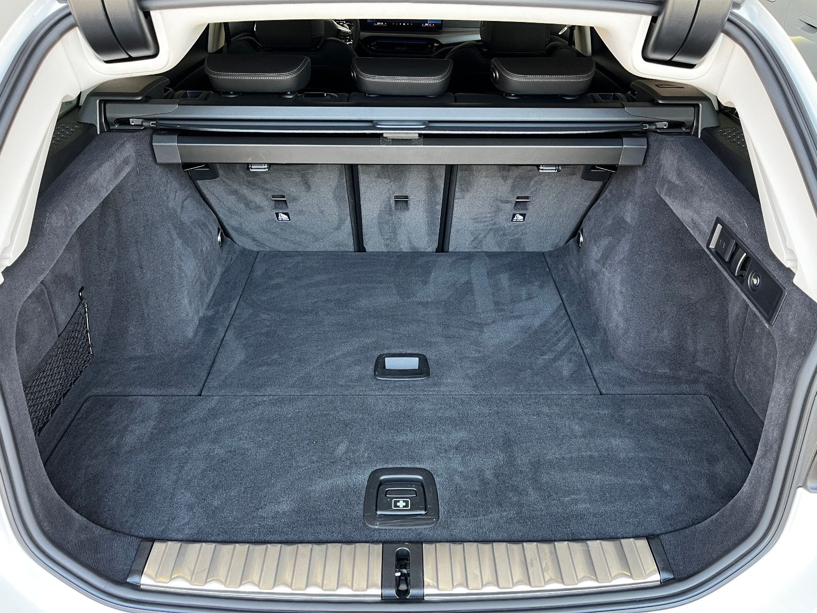 BMW 318i Tour LCI AHK HiFi Navi LED Sportsitze Leder foto 9