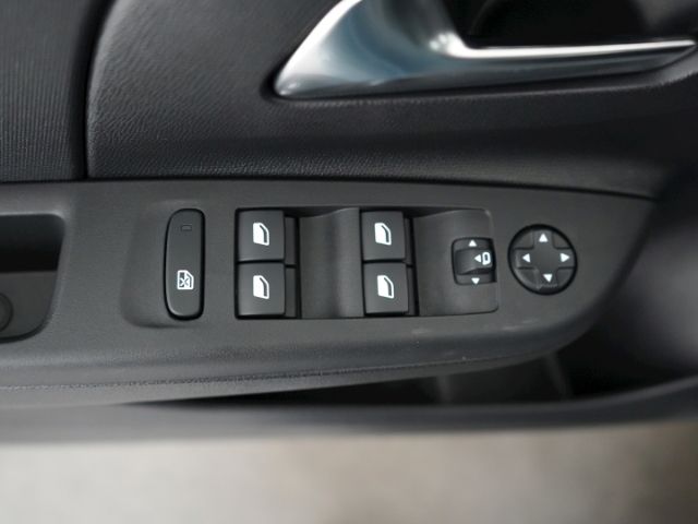 Corsa-e F FACELIFT ELECTRIC 50kWH AT+LED LICHT+R