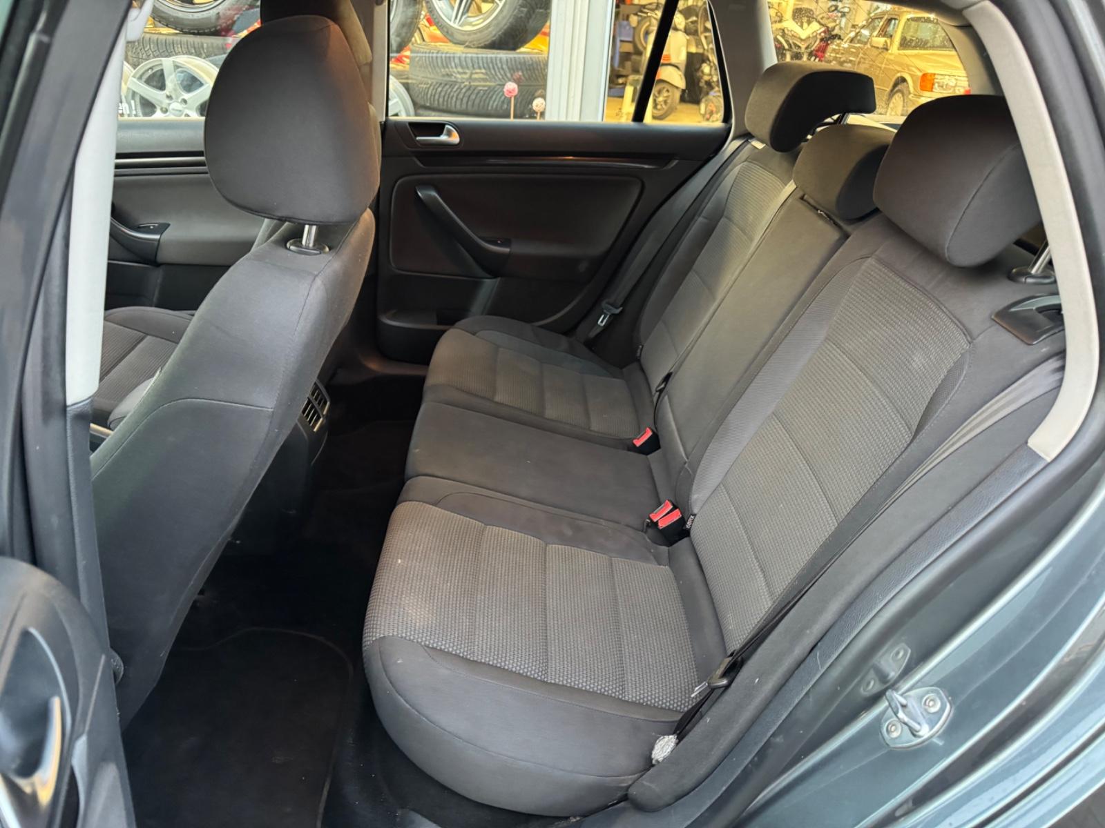 Volkswagen Golf 2010 — photo 18