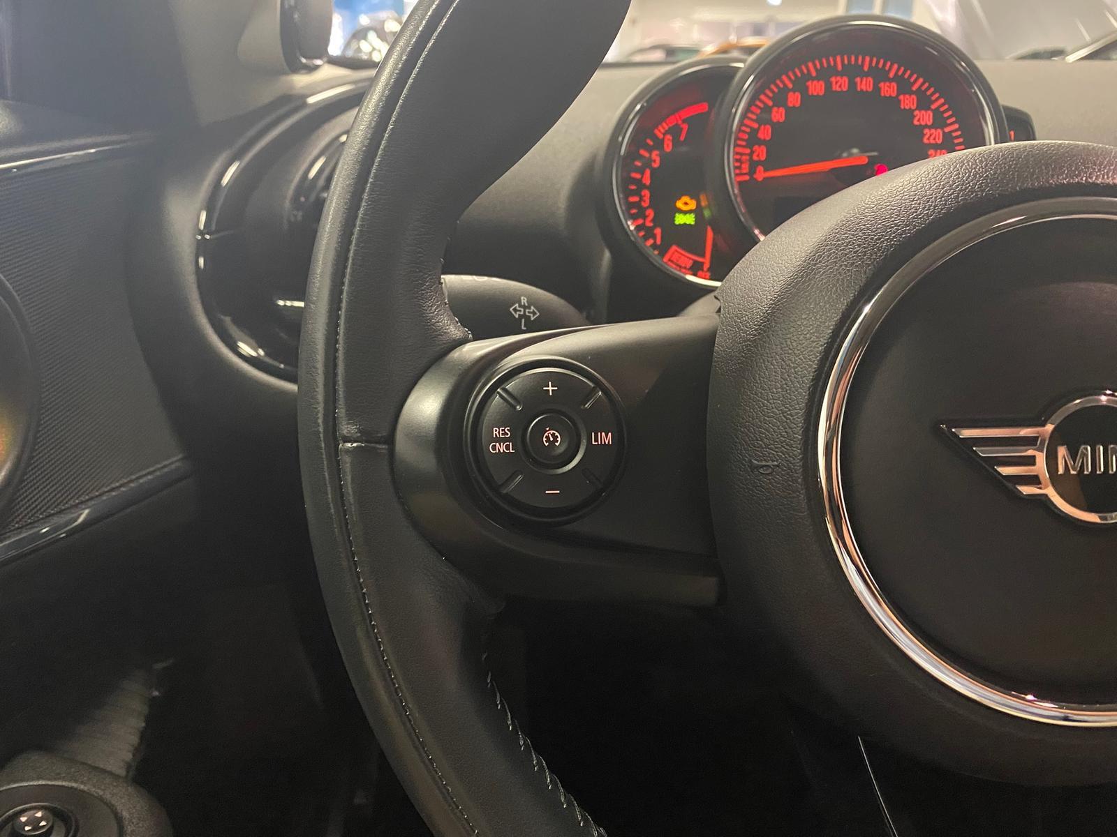 MINI Cooper 1.5 12V Cooper KLIMA+NAVI+SITZHEIZ+ALU+LE