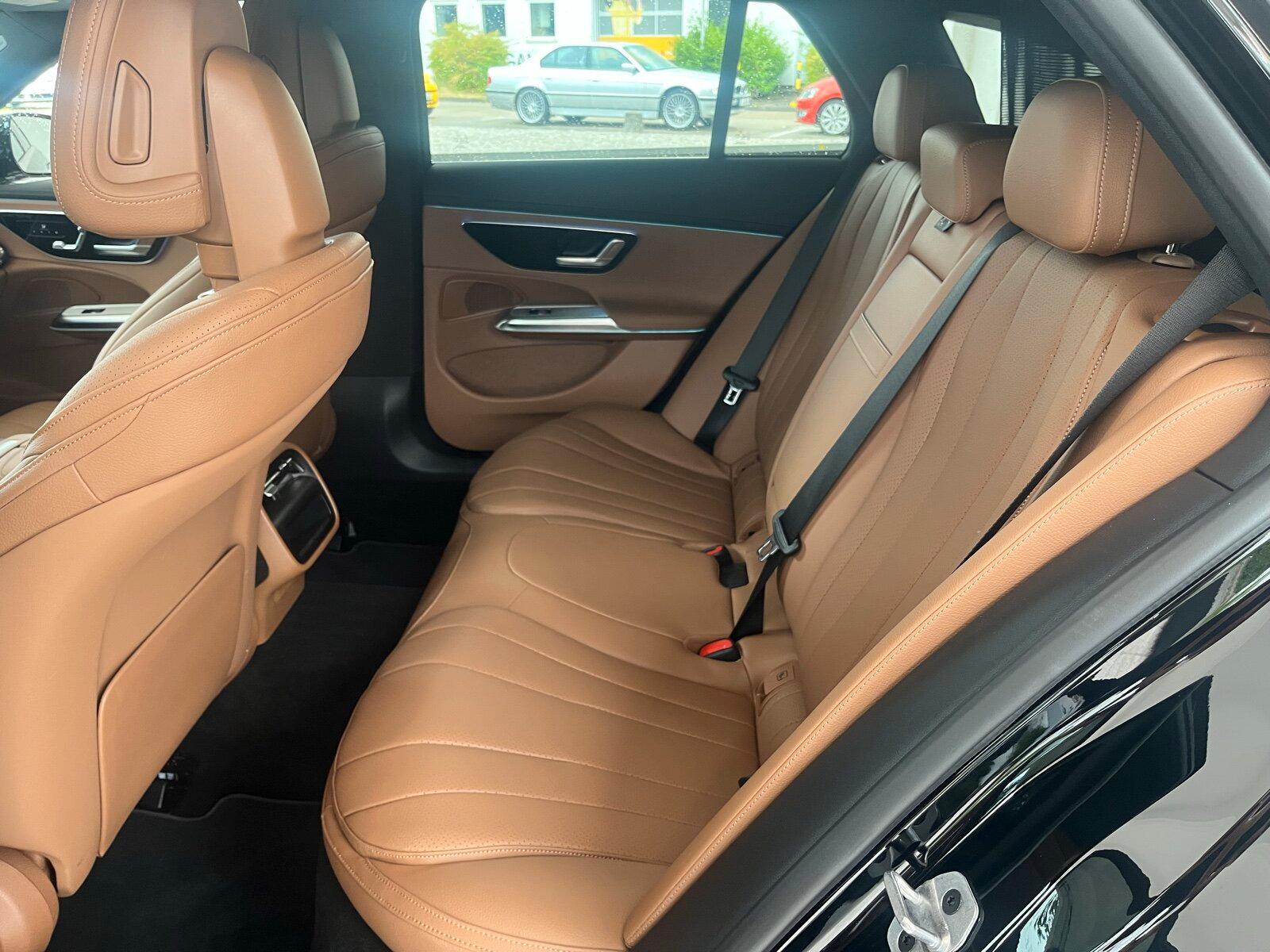 Mercedes-Benz E 220 d T AVANTGARDE/Distronic/Memory/Kamera/AHK