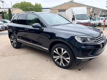Volkswagen Touareg - 2