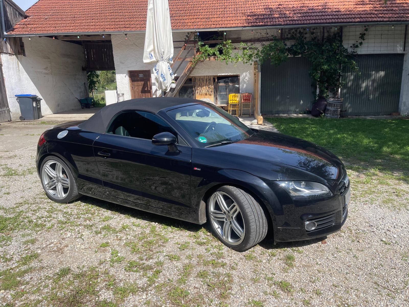 Audi TT Roadster 2.0 TFSI S tronic quattro -