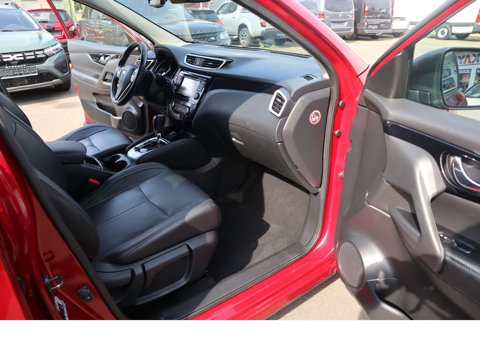 Fahrzeugabbildung Nissan Qashqai Tekna Navi Leder Scheckheftgepflegt