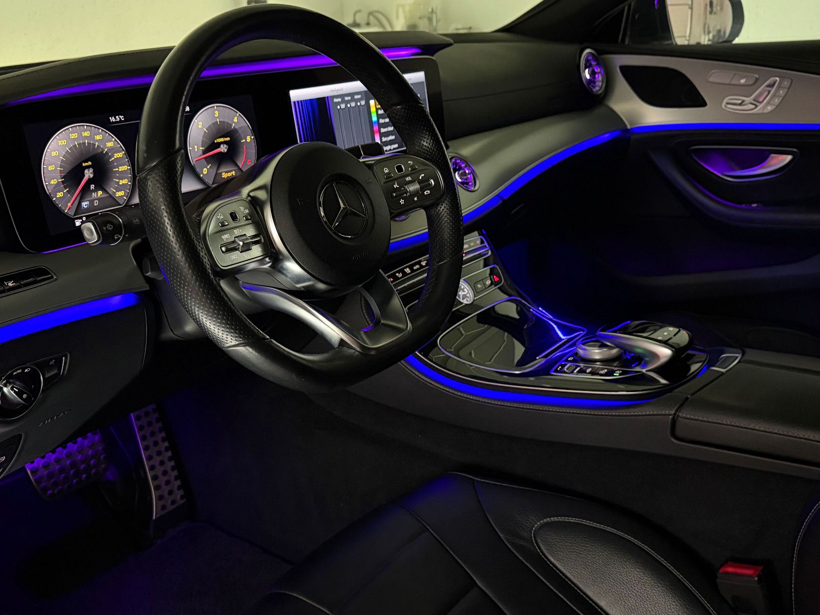 Fahrzeugabbildung Mercedes-Benz CLS 350 d 4Matic AMG-LINE/HuD/eGSD/DISTRONIC+