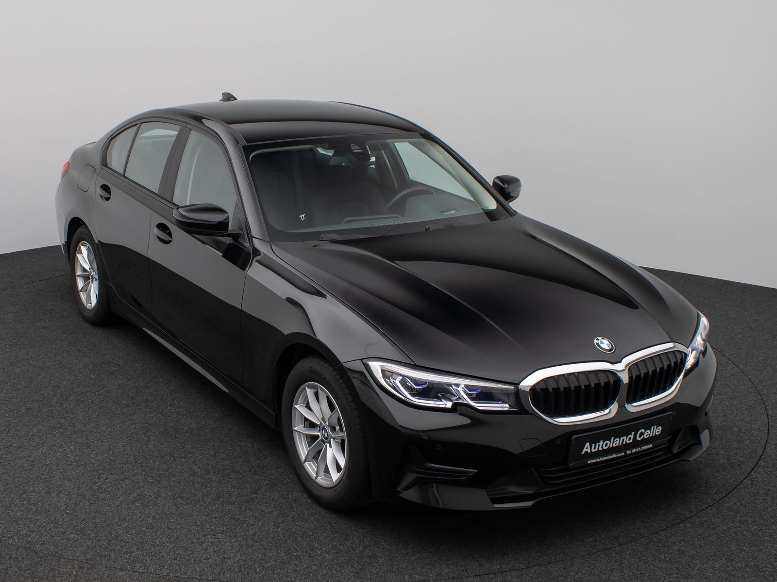 Fahrzeugabbildung BMW 320d Laser HUD DAB HiFi Komfort M Sport Alarm