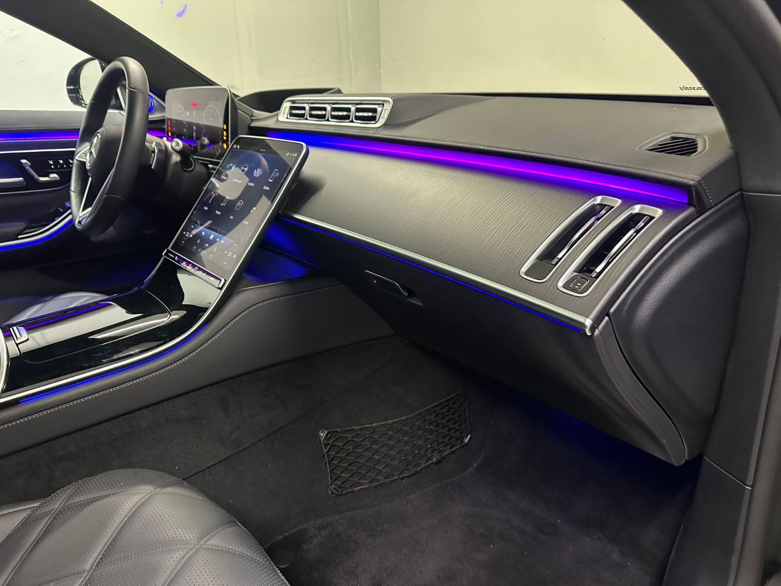 Fahrzeugabbildung Mercedes-Benz S 680 Maybach 4 matic *PANO*BURMESTER 4D*