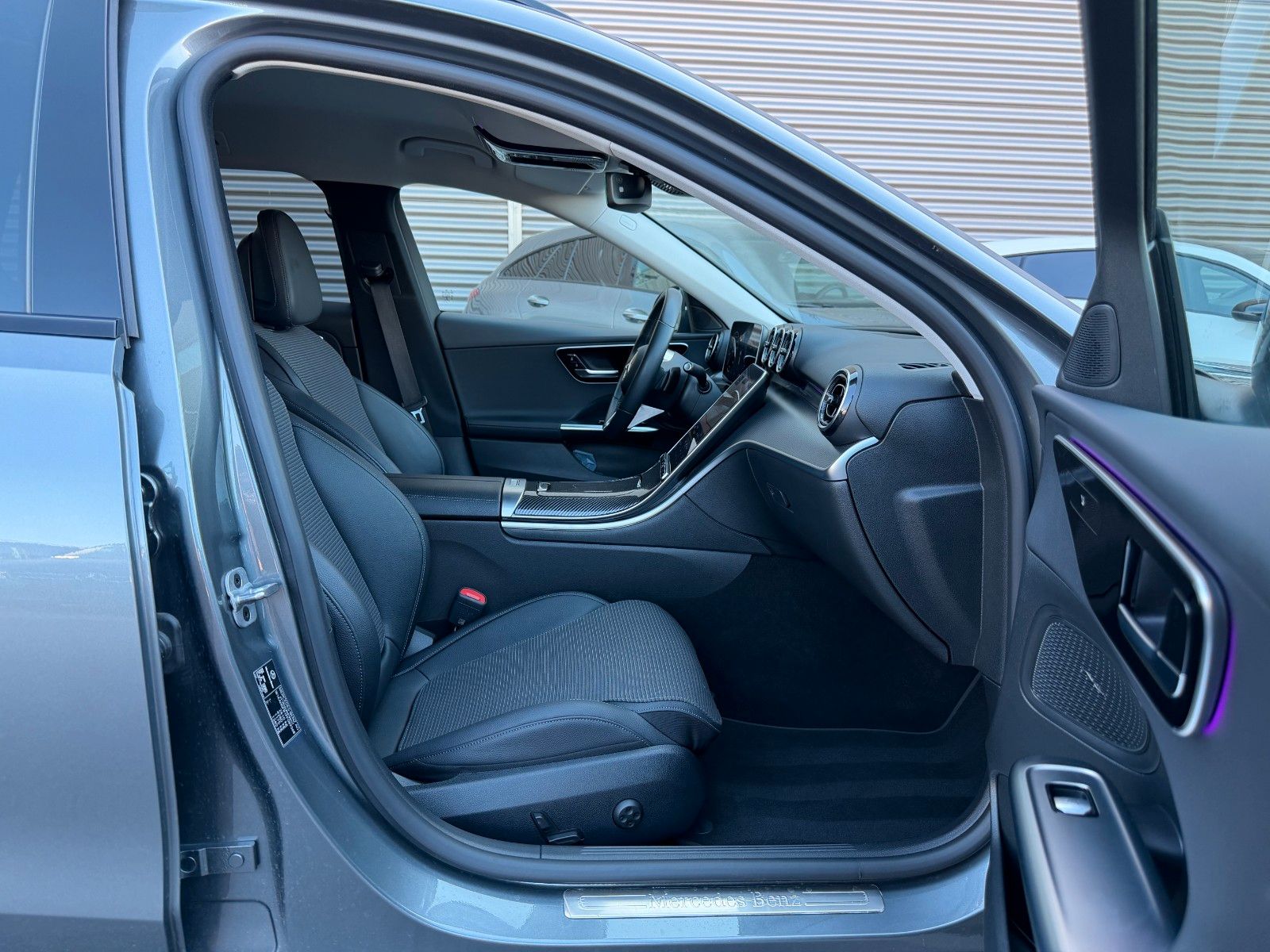 Fahrzeugabbildung Mercedes-Benz C 220d T 4M Avantgarde+AHK+Distr+360+Night