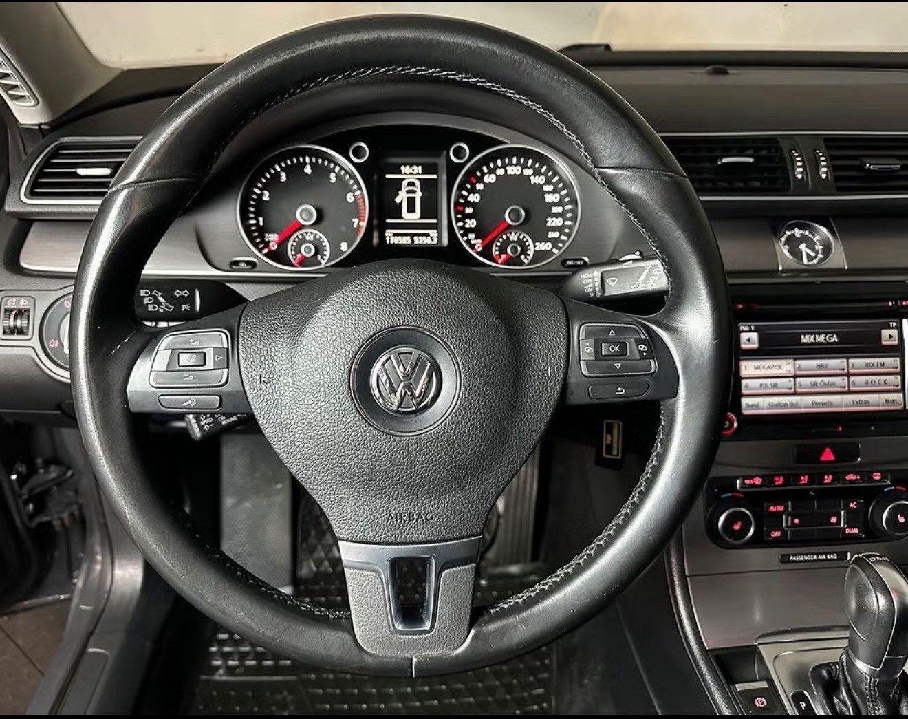 Volkswagen Passat 2011 — engine 150 HP (110kW)