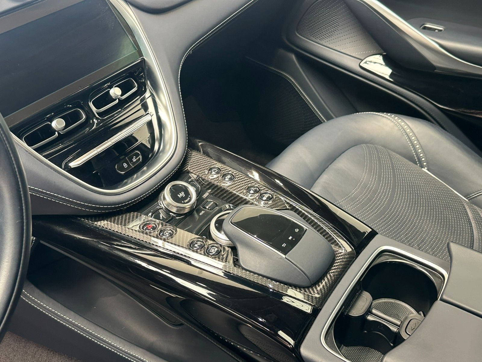 Aston Martin DBX707-Aluminite Silver-Standheizung-Leder foto 16