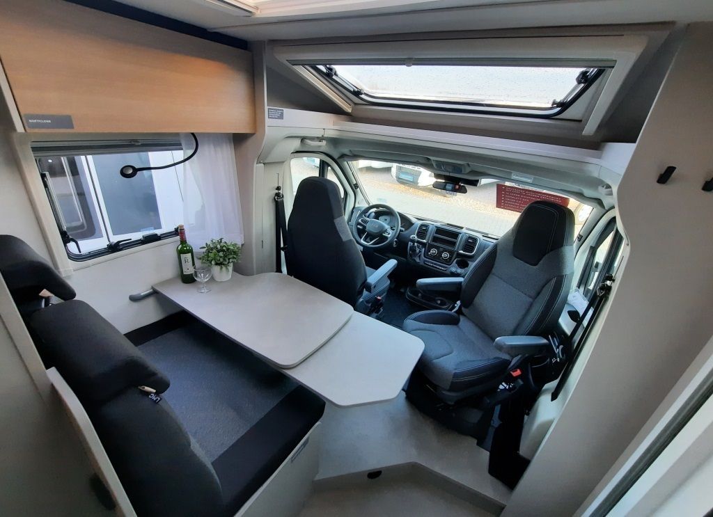 Fahrzeugabbildung LMC Tracer V 670 Verfüg./Sparen Sie 10.691,- €