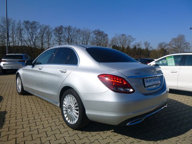 Fahrzeugabbildung Mercedes-Benz C 180 CGI Avantgarde >NAV/Sitzheiz/Einparkhilfe<