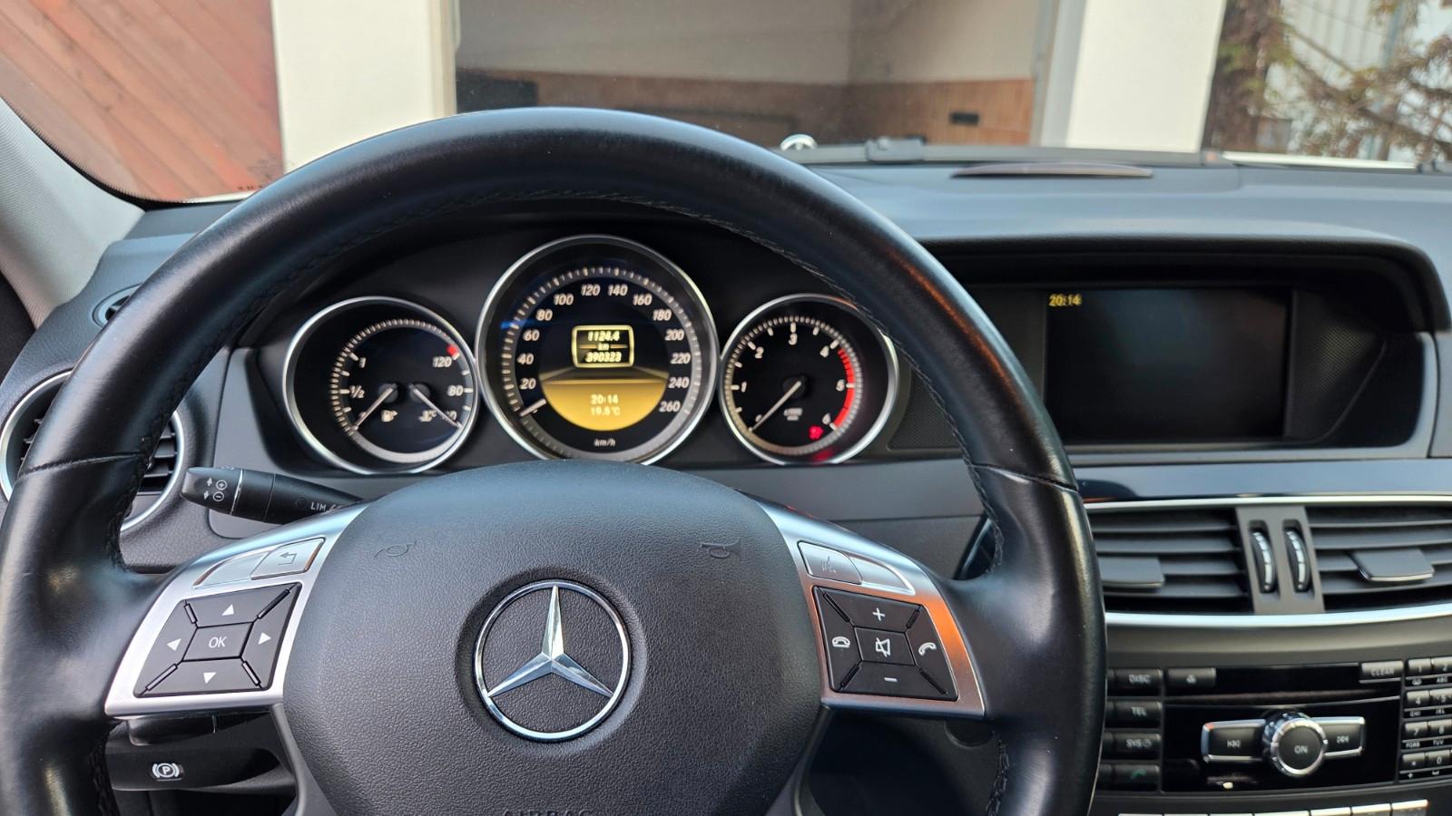 Mercedes-Benz C200 2011 — photo 7