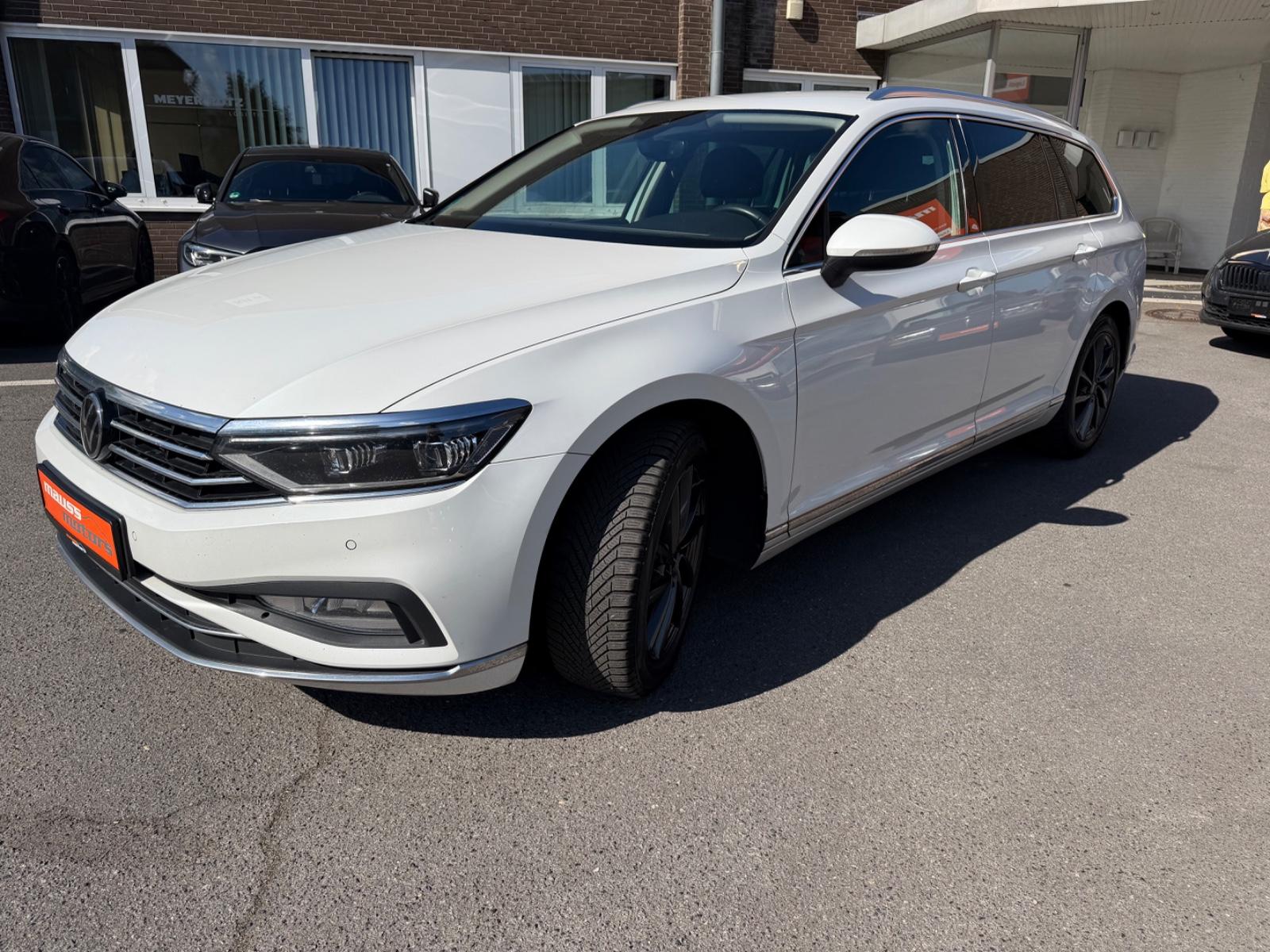 Volkswagen Passat Variant ELEGANCE virt cockp Alcant - 1406