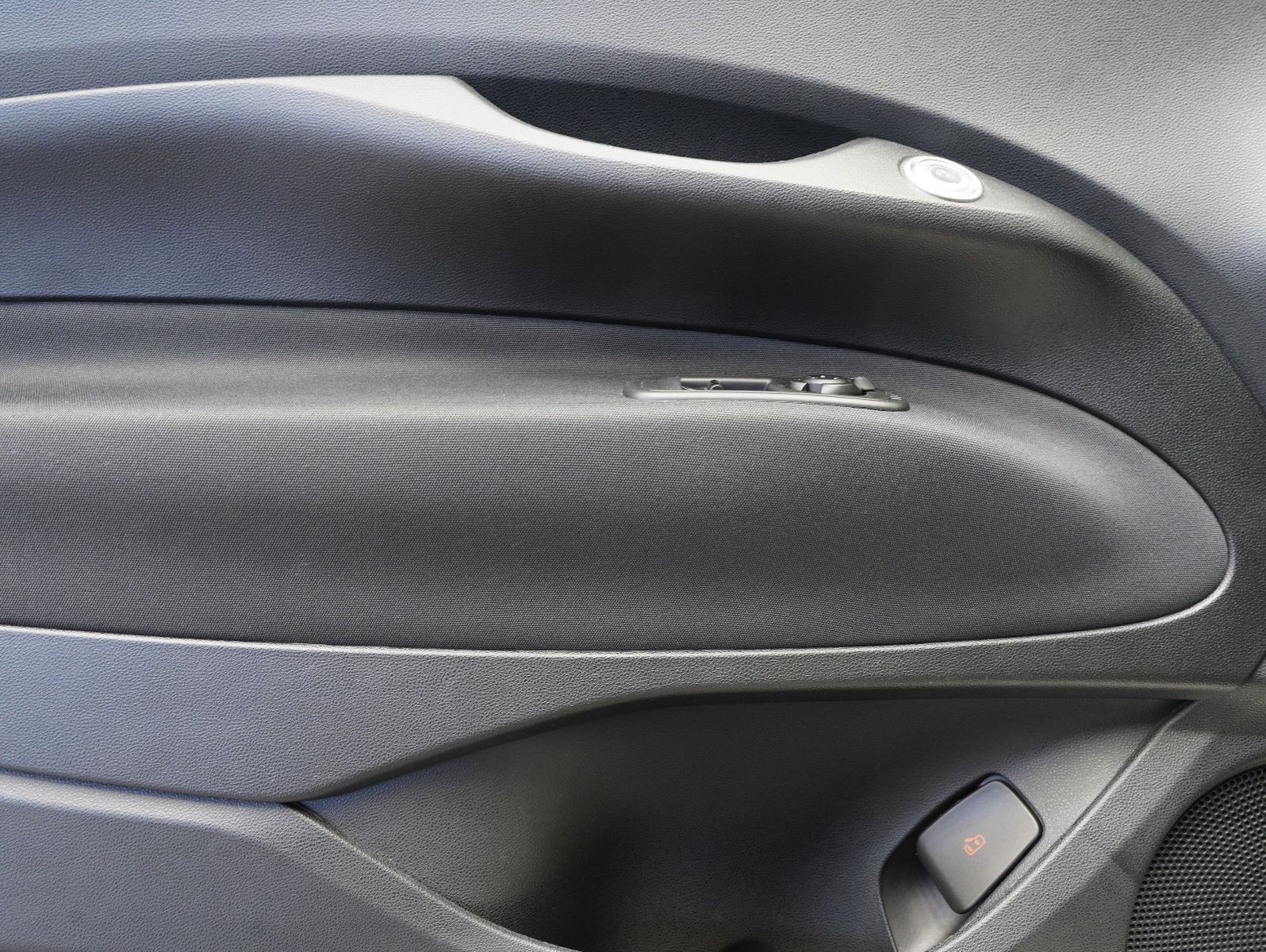 Fahrzeugabbildung Fiat 500e 87KW/42kWh/DC-LADEN/CARPLAY/DAB/SOH