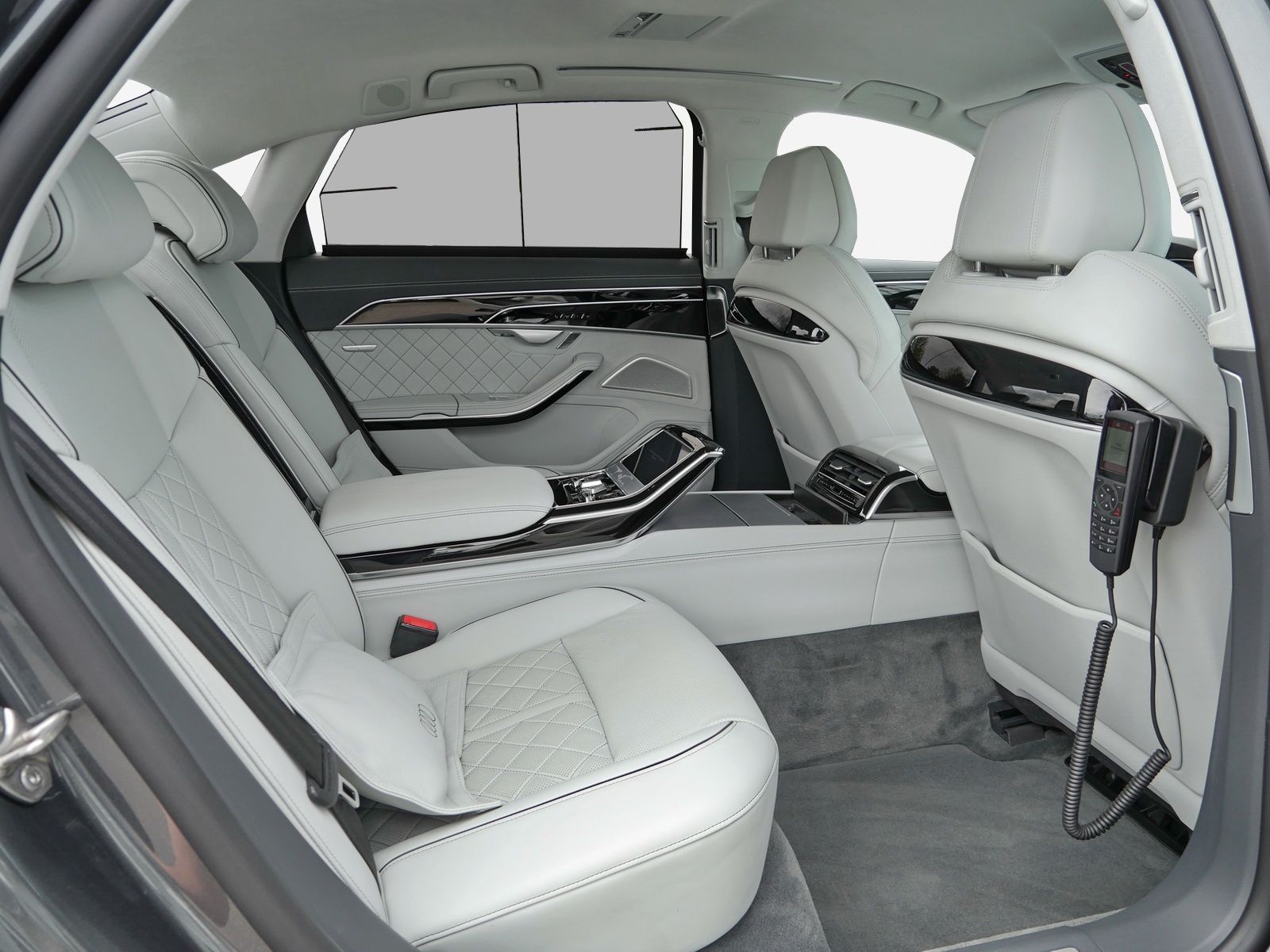 Audi A8 - Bild 17