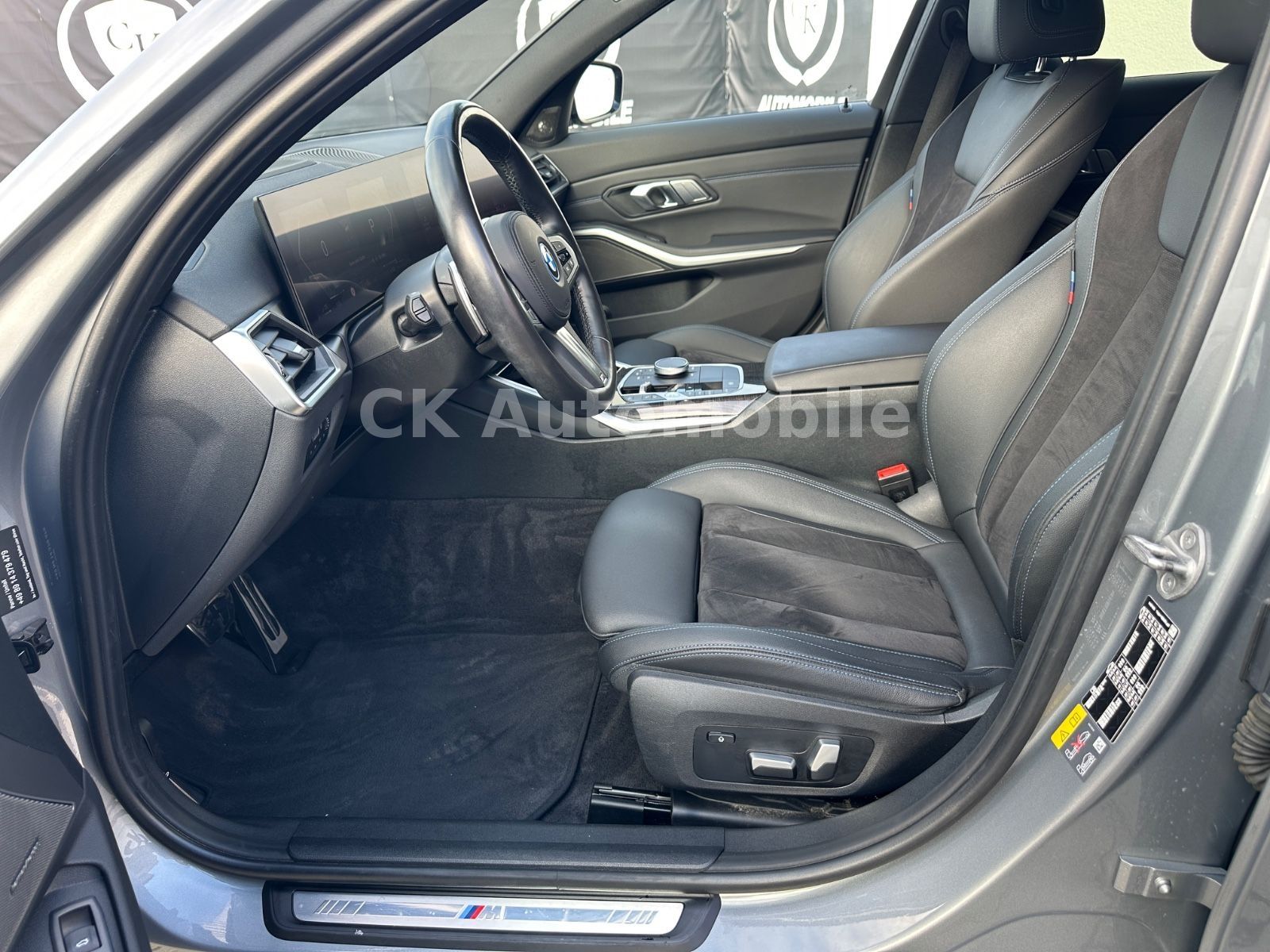 Fahrzeugabbildung BMW 330e Touring M-Sport/Navi/Head-Up/LED/Kam/AHK