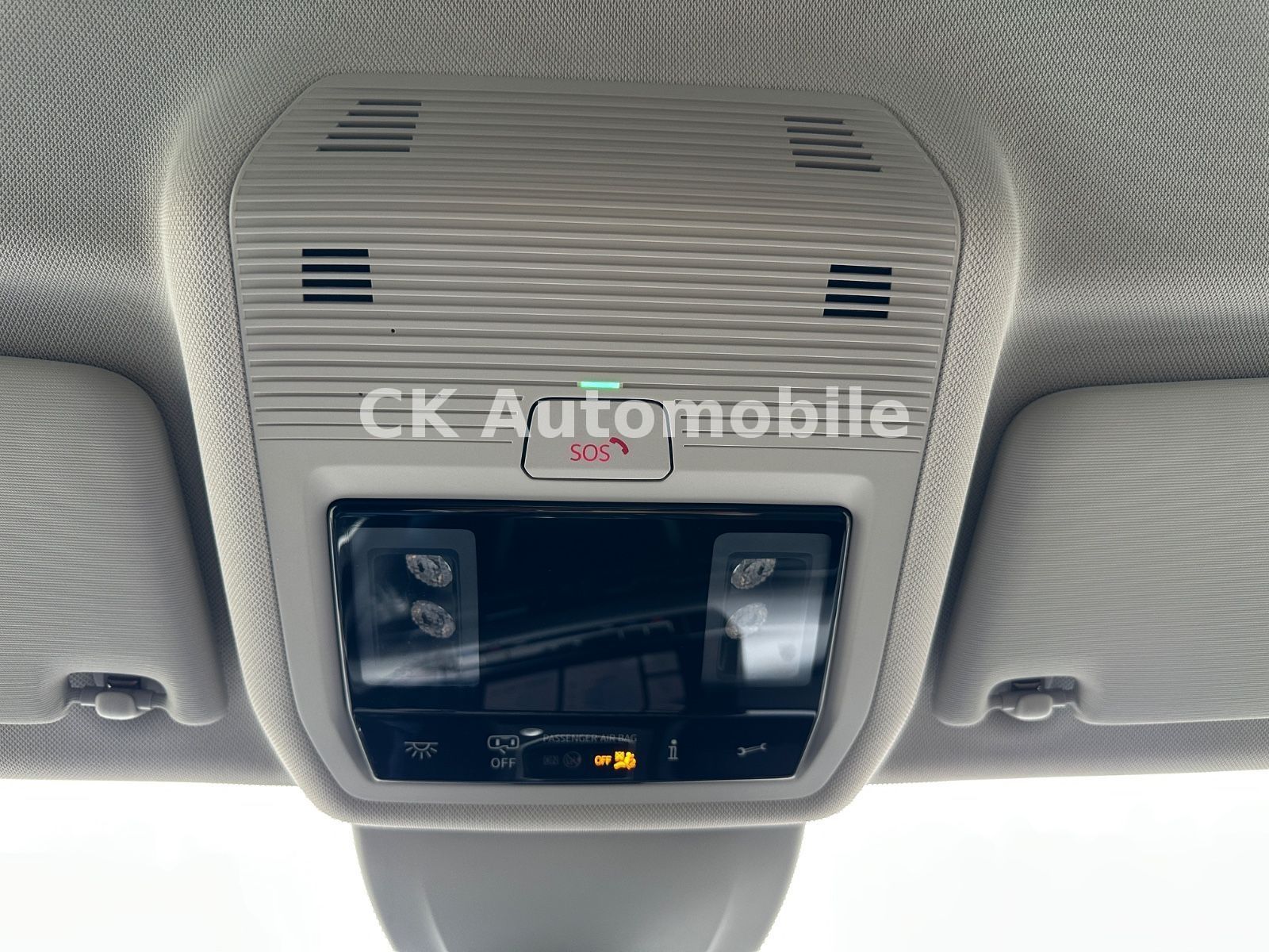 Fahrzeugabbildung Volkswagen Golf VIII Lim. Active 1.5 TSI/Navi/LED/ACC/PDC